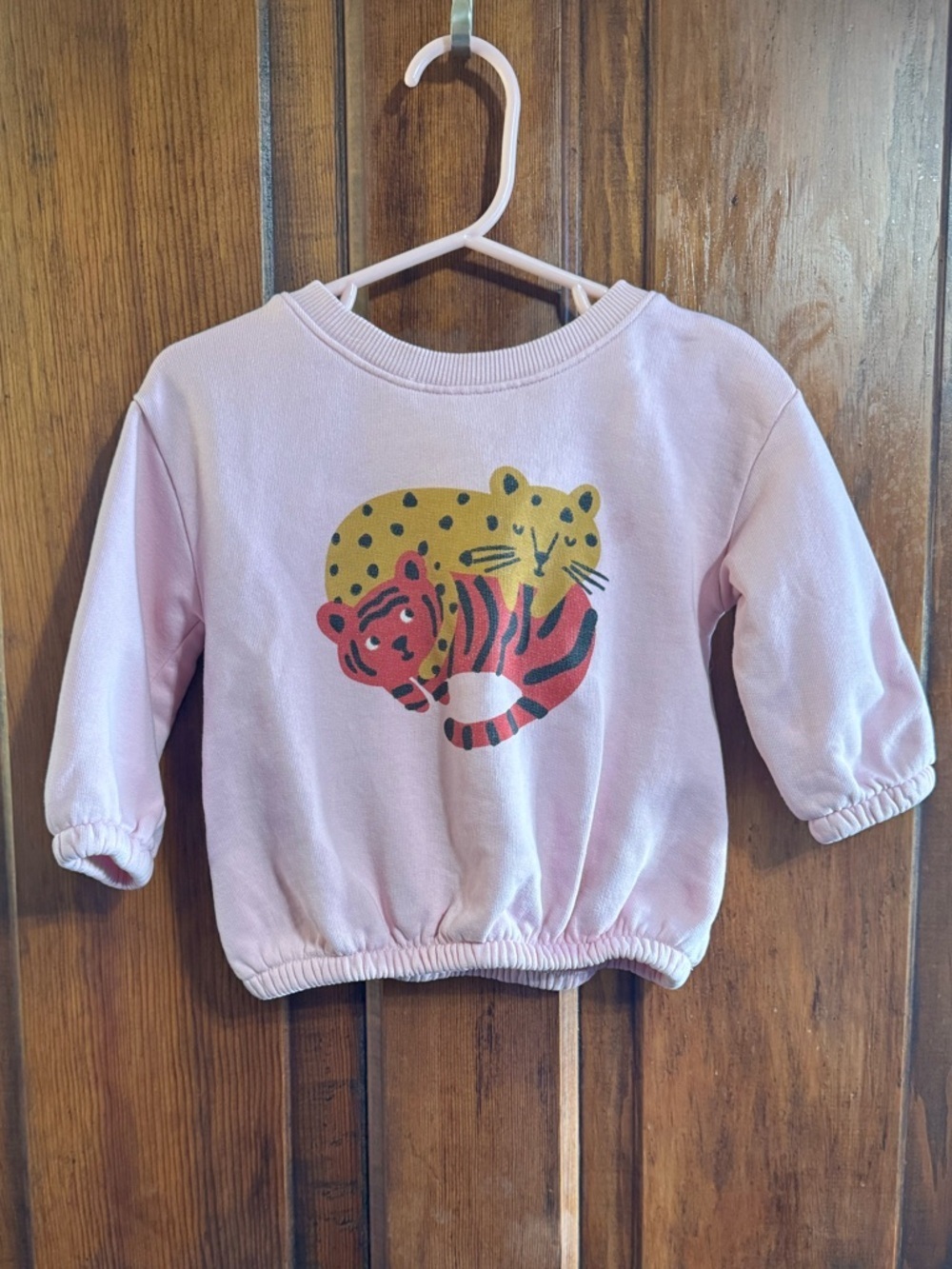 Hanna Andersson Baby Sweater Size 6-12 Months Light Pink Leopard and Tiger Decal